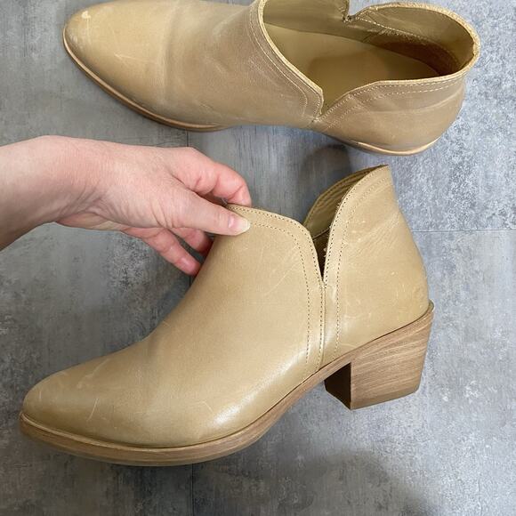 Nisolo Mia Everyday Ankle Bootie Size 9 in Almond - Picture 10 of 13